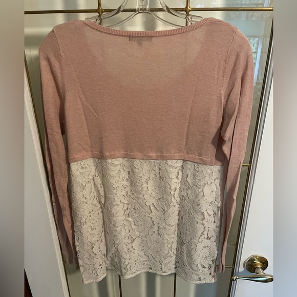 Women’s RW&co Blush Sweater w/ Lace detail back - Picture 3 of 5